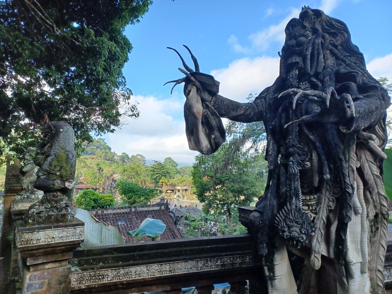 1-er-aout-des-rizieres-de-babi-aux-bains-royaux-de-tirtagangga_5