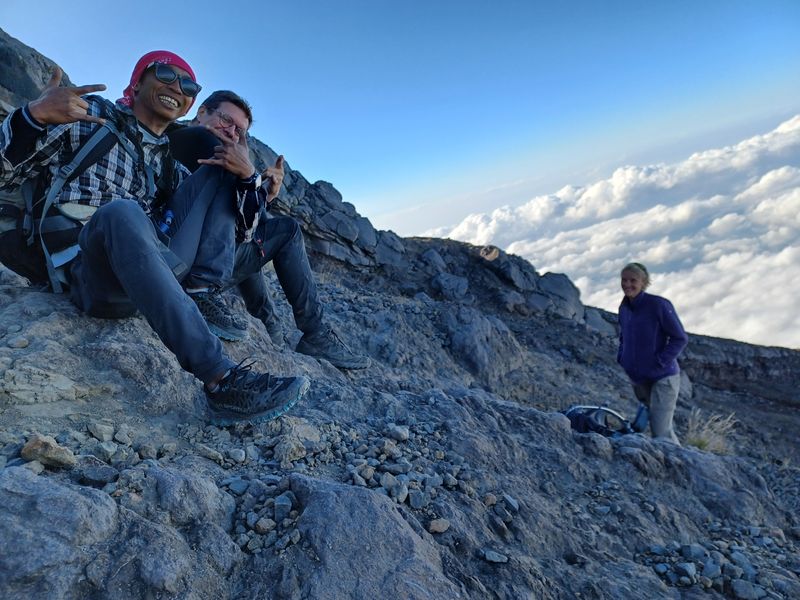 le-volcan-agung_7