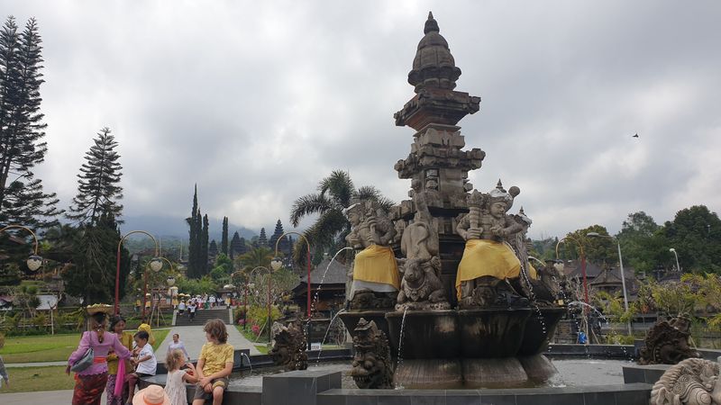 le-temple-besakih_23