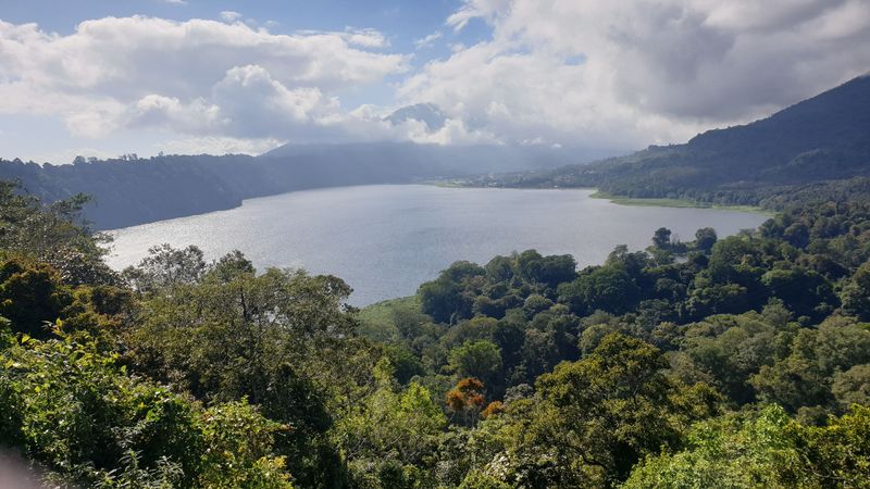 panorama-sur-les-lacs-de-tamblingan-et-buyan