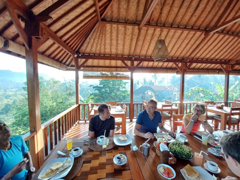 2-aout-le-temple-besakih-et-dejeuner-chez-aris_3